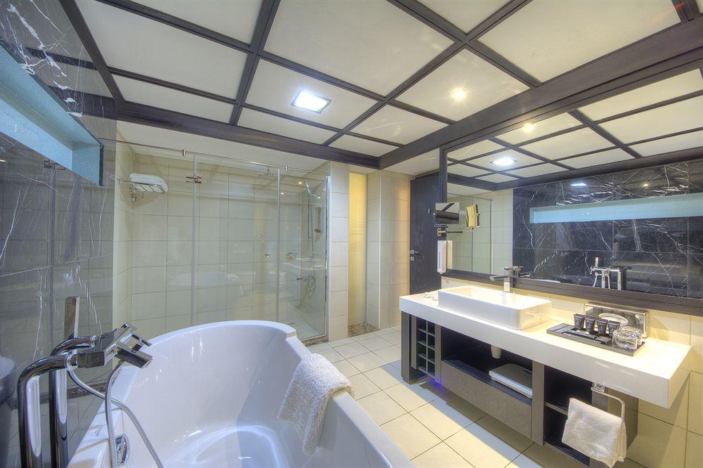 Raintree Rolla Hotel Dubai Exterior photo