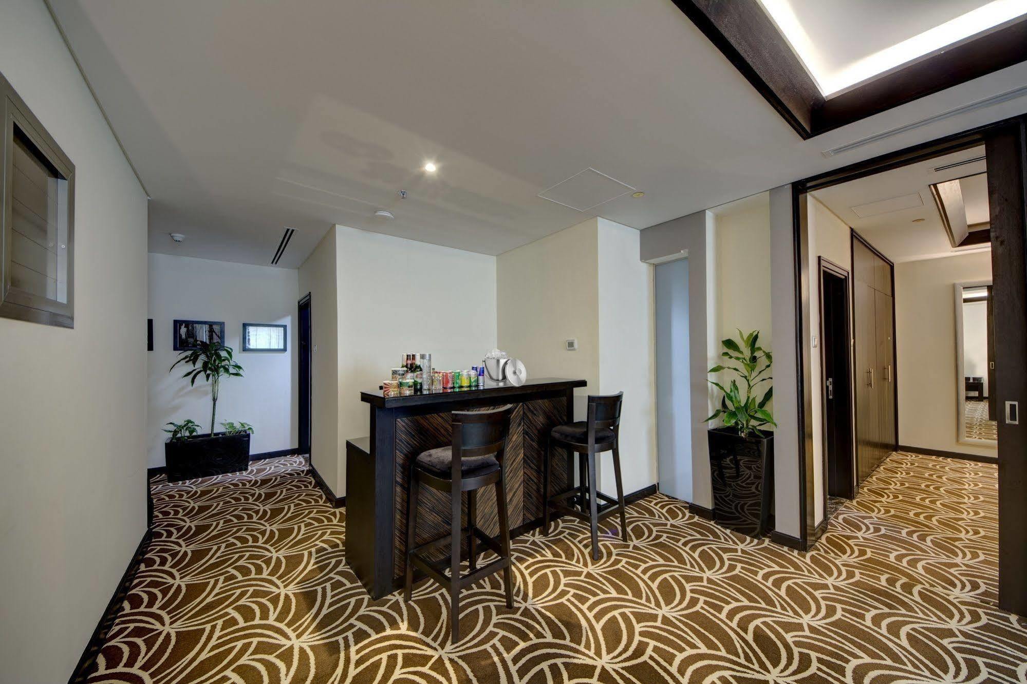 Raintree Rolla Hotel Dubai Exterior photo